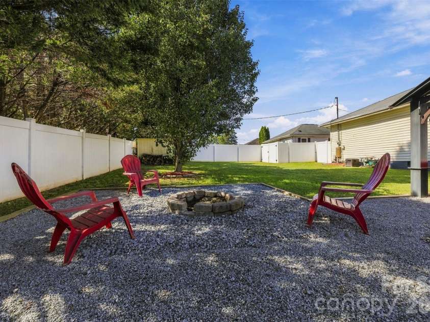 1501 Perfection Avenue, Belmont, NC 28012.  MLS# CAR4432644, YatesRealty ID 55871. 