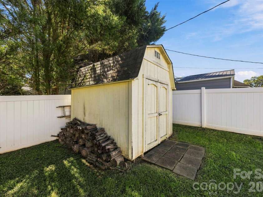 1501 Perfection Avenue, Belmont, NC 28012.  MLS# CAR4432644, YatesRealty ID 55871. 