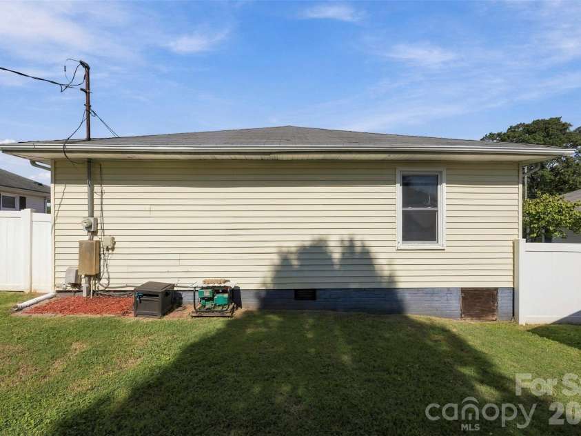 1501 Perfection Avenue, Belmont, NC 28012.  MLS# CAR4432644, YatesRealty ID 55871. 