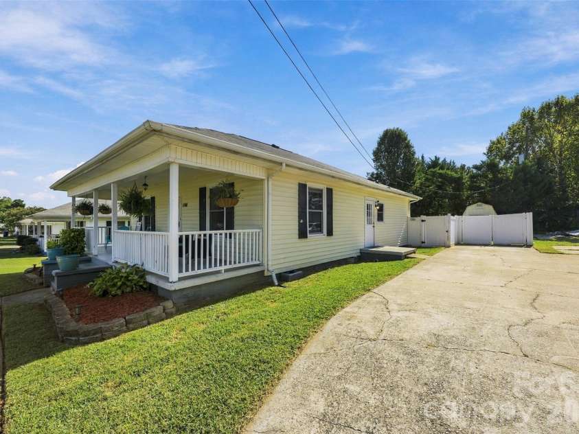 1501 Perfection Avenue, Belmont, NC 28012.  MLS# CAR4432644, YatesRealty ID 55871. 