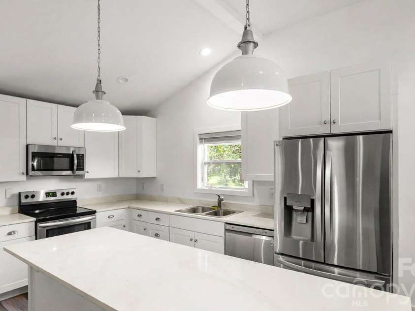1476 Charlotte Highway, Mooresville, NC 28115.  MLS# CAR4419978, YatesRealty ID 55873. 