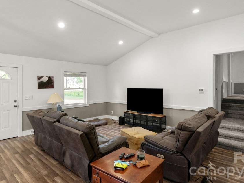 1476 Charlotte Highway, Mooresville, NC 28115.  MLS# CAR4419978, YatesRealty ID 55873. 
