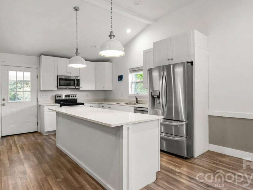 1476 Charlotte Highway, Mooresville, NC 28115.  MLS# CAR4419978, YatesRealty ID 55873. 
