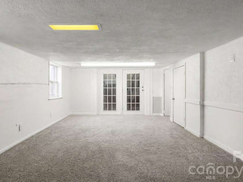 1476 Charlotte Highway, Mooresville, NC 28115.  MLS# CAR4419978, YatesRealty ID 55873. 