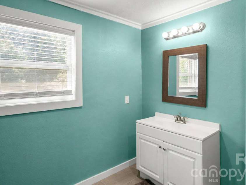 1476 Charlotte Highway, Mooresville, NC 28115.  MLS# CAR4419978, YatesRealty ID 55873. 