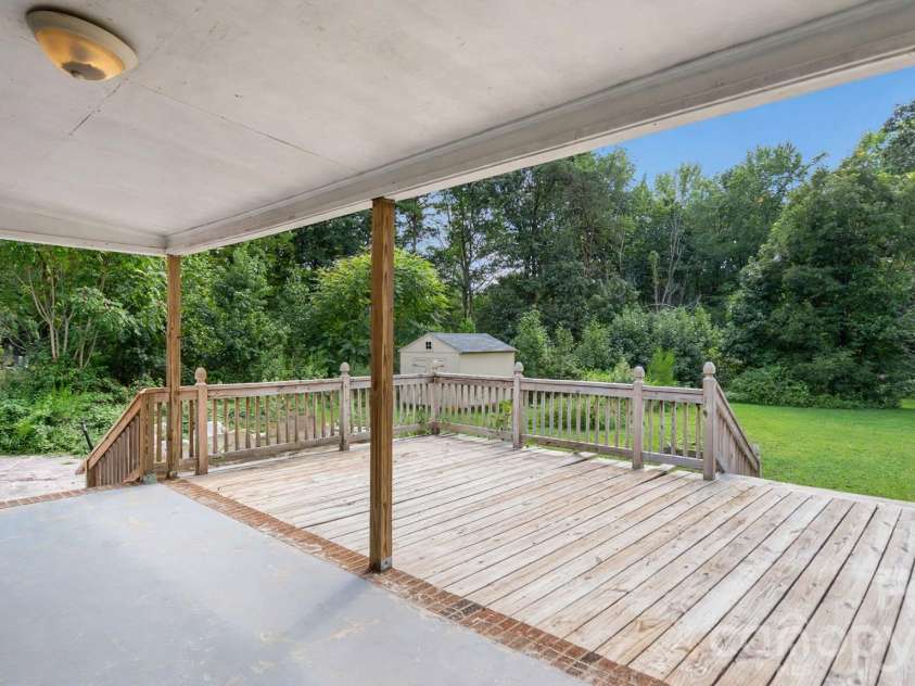 1476 Charlotte Highway, Mooresville, NC 28115.  MLS# CAR4419978, YatesRealty ID 55873. 