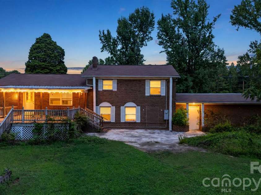 1476 Charlotte Highway, Mooresville, NC 28115.  MLS# CAR4419978, YatesRealty ID 55873. 
