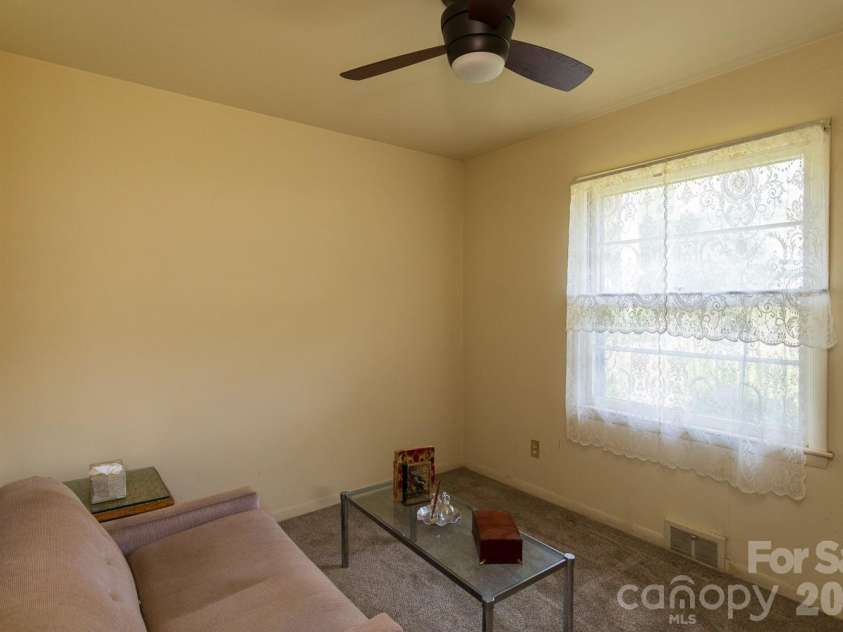8 Governors Court, Asheville, NC 28805.  MLS# CAR4432179, YatesRealty ID 55874. 