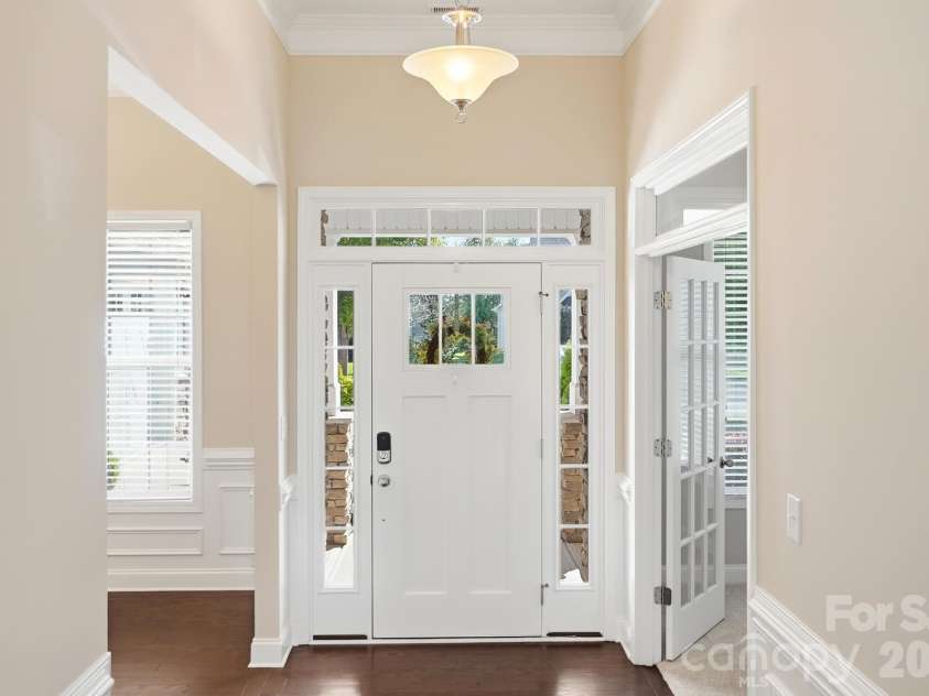 9106 Longvale Lane, Charlotte, NC 28214.  MLS# CAR4432949, YatesRealty ID 55876. 