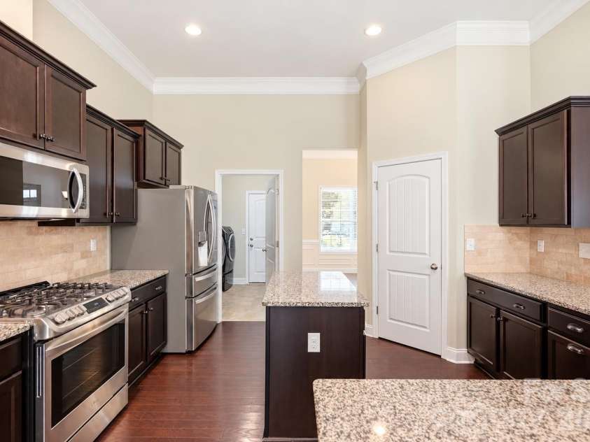 9106 Longvale Lane, Charlotte, NC 28214.  MLS# CAR4432949, YatesRealty ID 55876. 