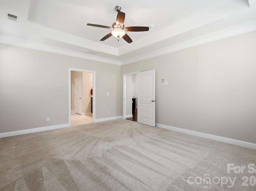 9106 Longvale Lane, Charlotte, NC 28214.  MLS# CAR4432949, YatesRealty ID 55876. 