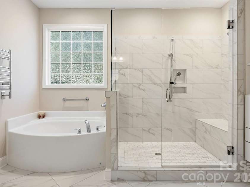 9106 Longvale Lane, Charlotte, NC 28214.  MLS# CAR4432949, YatesRealty ID 55876. 