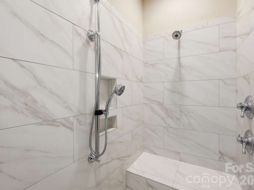 9106 Longvale Lane, Charlotte, NC 28214.  MLS# CAR4432949, YatesRealty ID 55876. 