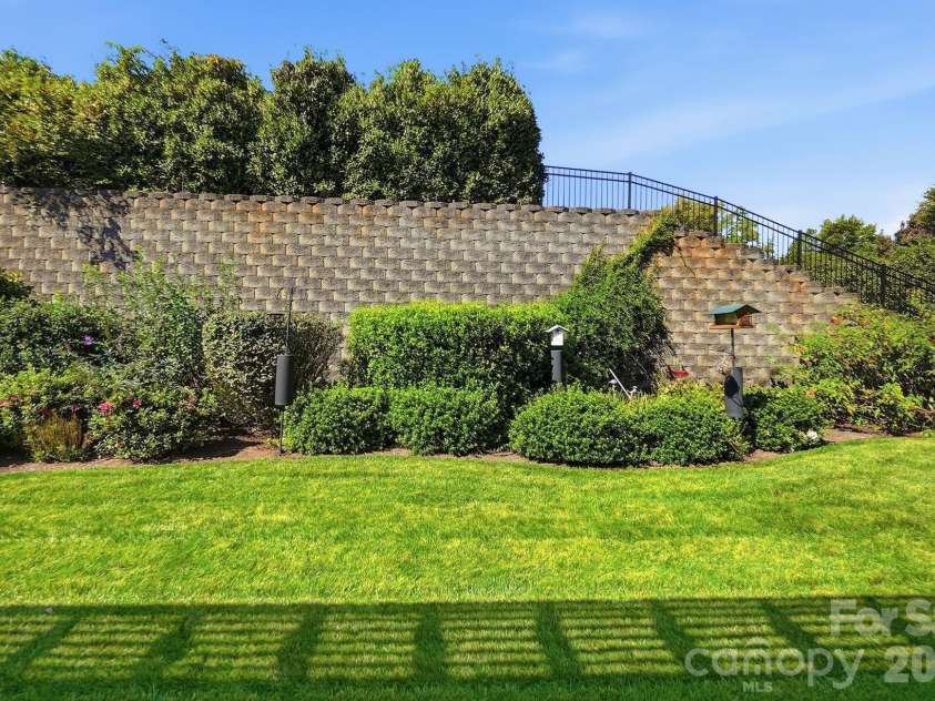 9106 Longvale Lane, Charlotte, NC 28214.  MLS# CAR4432949, YatesRealty ID 55876. 