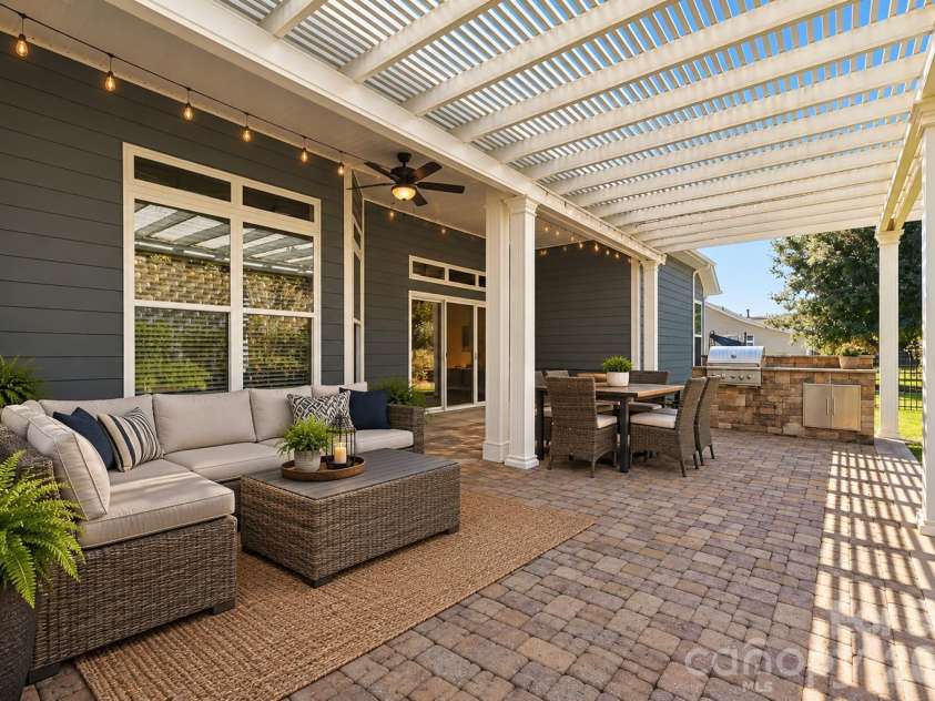 9106 Longvale Lane, Charlotte, NC 28214.  MLS# CAR4432949, YatesRealty ID 55876. Virtually staged