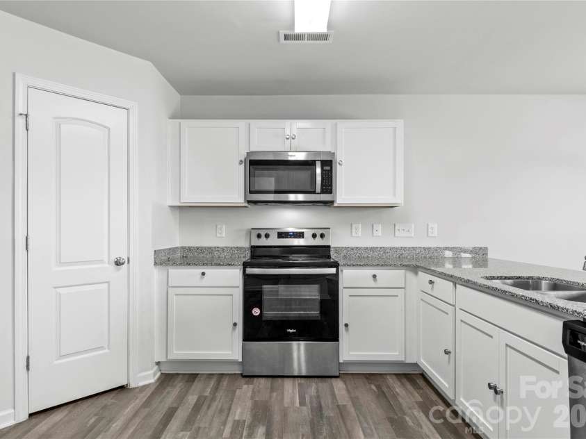150 Stewart Road, Winston Salem, NC 27107.  MLS# CAR4432731, YatesRealty ID 55881. 