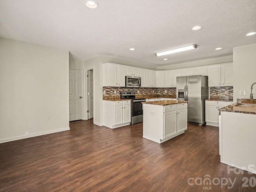 2410 Highland Park Drive, Charlotte, NC 28269.  MLS# CAR4432939, YatesRealty ID 55884. 