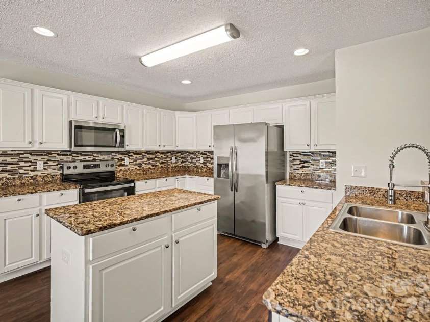 2410 Highland Park Drive, Charlotte, NC 28269.  MLS# CAR4432939, YatesRealty ID 55884. 