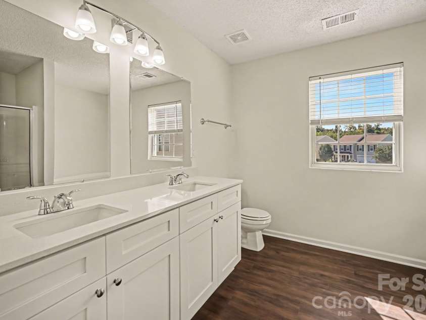 2410 Highland Park Drive, Charlotte, NC 28269.  MLS# CAR4432939, YatesRealty ID 55884. 