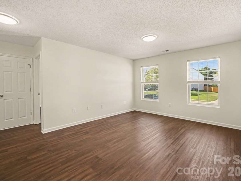 2410 Highland Park Drive, Charlotte, NC 28269.  MLS# CAR4432939, YatesRealty ID 55884. 
