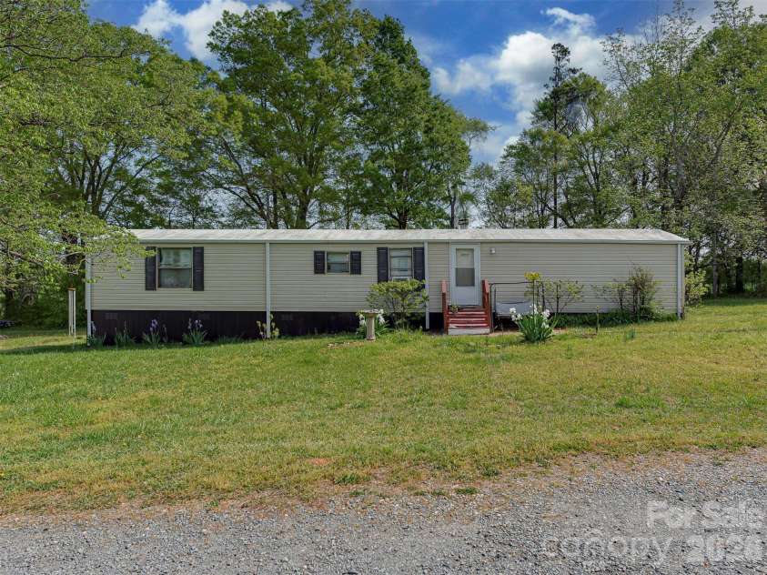 1717 Roscoe Howey Road, Waxhaw, NC 28173.  MLS# CAR4367822, YatesRealty ID 55885. 