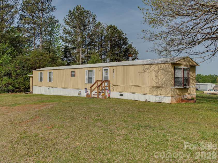 1717 Roscoe Howey Road, Waxhaw, NC 28173.  MLS# CAR4367822, YatesRealty ID 55885. 
