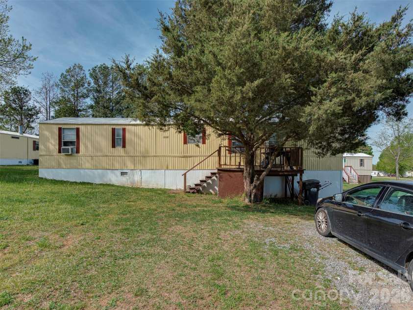 1717 Roscoe Howey Road, Waxhaw, NC 28173.  MLS# CAR4367822, YatesRealty ID 55885. 