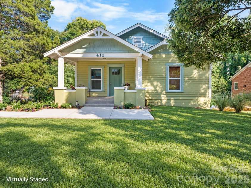 411 4th Street, Hickory, NC 28602.  MLS# CAR4432588, YatesRealty ID 55886. 