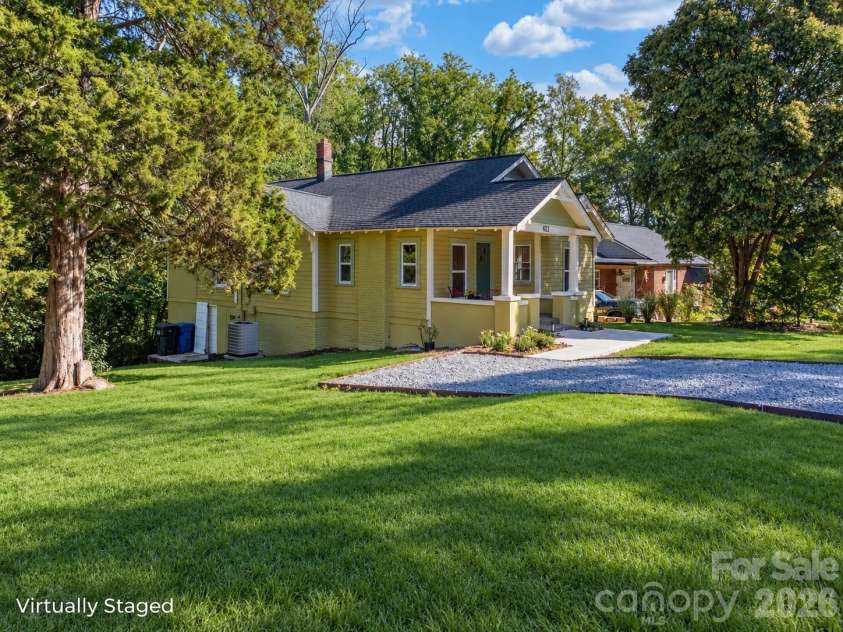 411 4th Street, Hickory, NC 28602.  MLS# CAR4432588, YatesRealty ID 55886. 