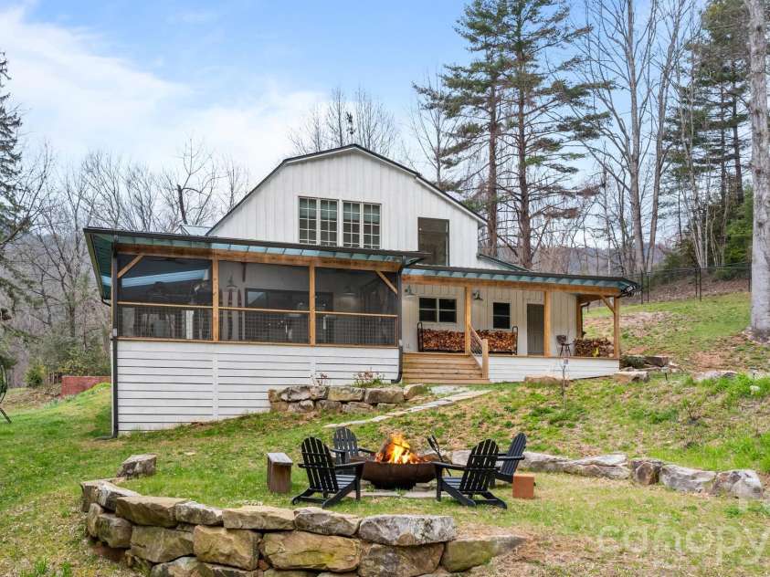 85 Hillcrest Drive, Highlands, NC 28741.  MLS# CAR4430876, YatesRealty ID 55890. 