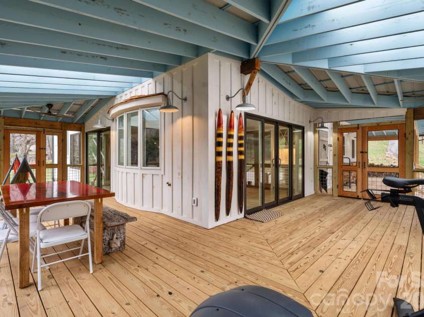 85 Hillcrest Drive, Highlands, NC 28741.  MLS# CAR4430876, YatesRealty ID 55890. 