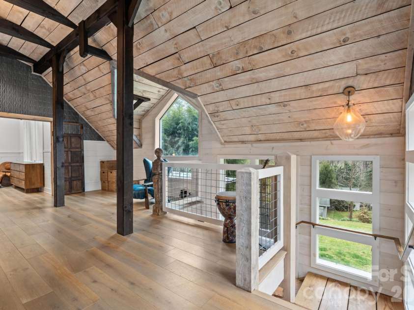85 Hillcrest Drive, Highlands, NC 28741.  MLS# CAR4430876, YatesRealty ID 55890. 