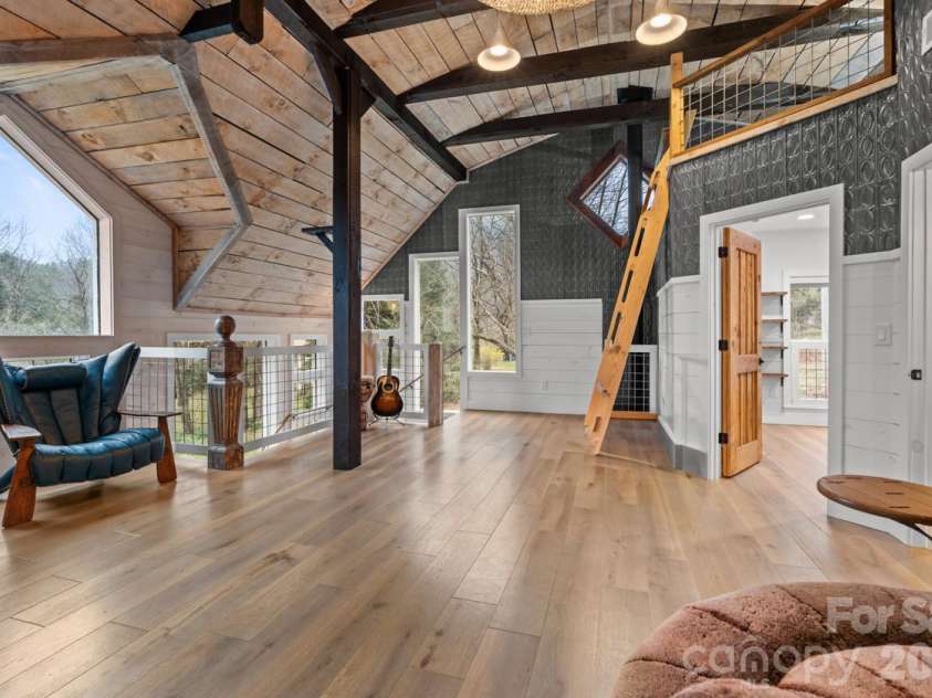 85 Hillcrest Drive, Highlands, NC 28741.  MLS# CAR4430876, YatesRealty ID 55890. 