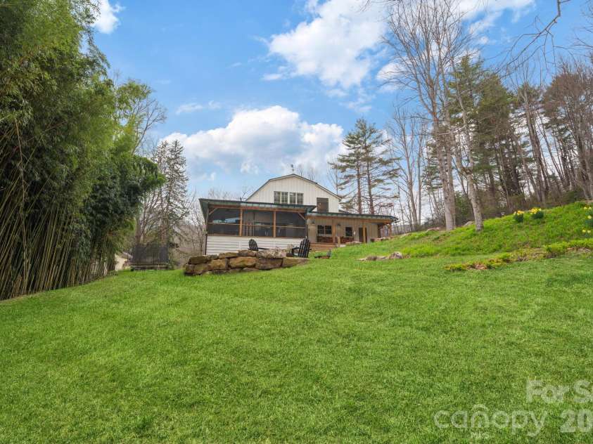85 Hillcrest Drive, Highlands, NC 28741.  MLS# CAR4430876, YatesRealty ID 55890. 
