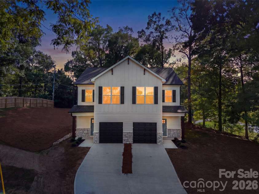 605 Coulwood Drive, Charlotte, NC 28214.  MLS# CAR4433213, YatesRealty ID 55891. 