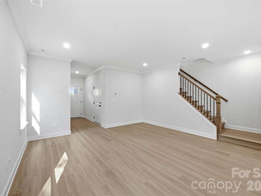 605 Coulwood Drive, Charlotte, NC 28214.  MLS# CAR4433213, YatesRealty ID 55891. 