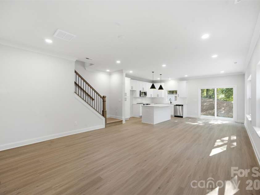 605 Coulwood Drive, Charlotte, NC 28214.  MLS# CAR4433213, YatesRealty ID 55891. 