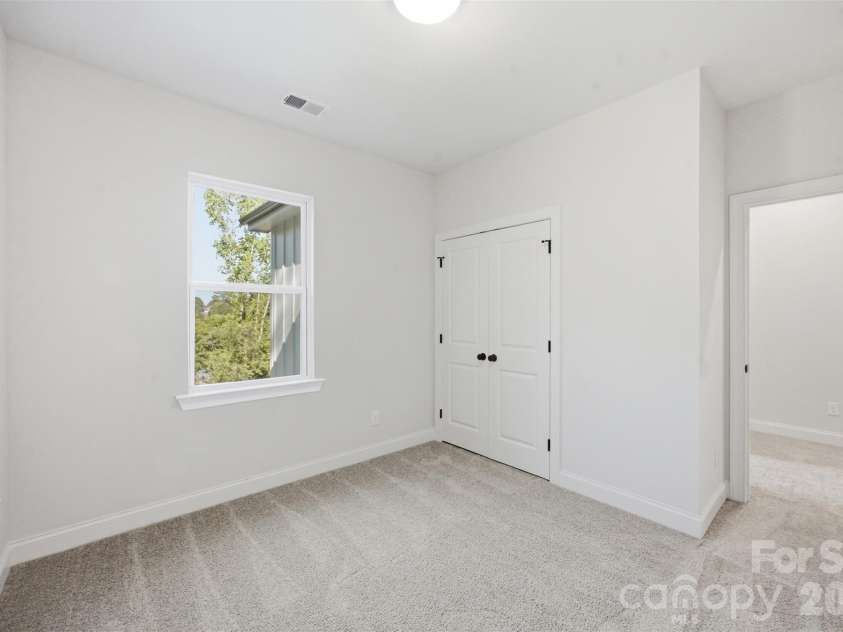 605 Coulwood Drive, Charlotte, NC 28214.  MLS# CAR4433213, YatesRealty ID 55891. 