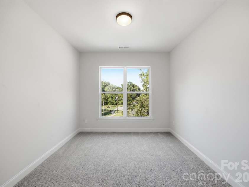 605 Coulwood Drive, Charlotte, NC 28214.  MLS# CAR4433213, YatesRealty ID 55891. 