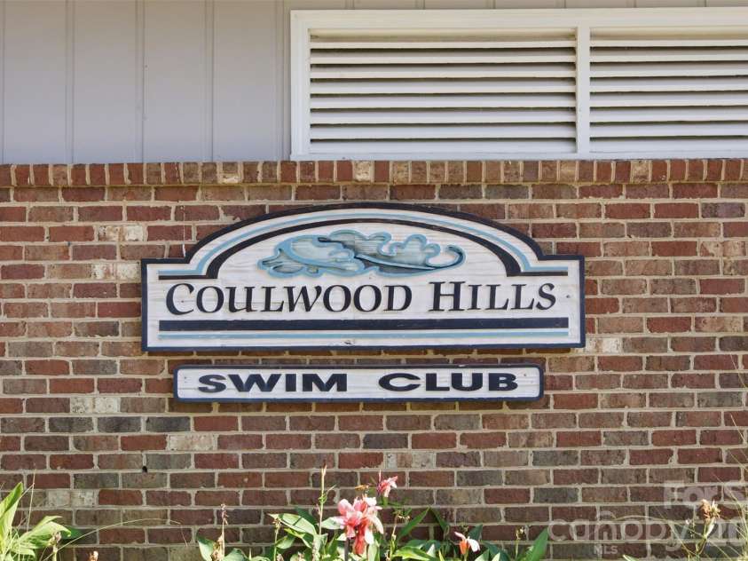 605 Coulwood Drive, Charlotte, NC 28214.  MLS# CAR4433213, YatesRealty ID 55891. 