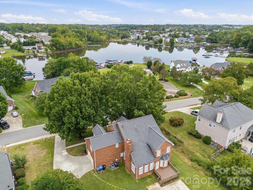 166 Castles Gate Drive, Mooresville, NC 28117.  MLS# CAR4433227, YatesRealty ID 55892. 