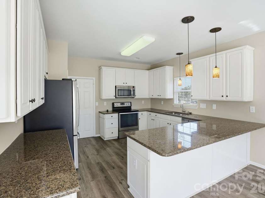 166 Castles Gate Drive, Mooresville, NC 28117.  MLS# CAR4433227, YatesRealty ID 55892. 