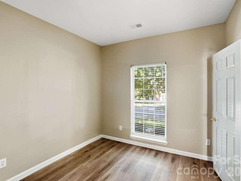 166 Castles Gate Drive, Mooresville, NC 28117.  MLS# CAR4433227, YatesRealty ID 55892. 