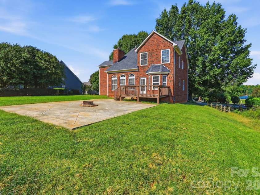 166 Castles Gate Drive, Mooresville, NC 28117.  MLS# CAR4433227, YatesRealty ID 55892. 