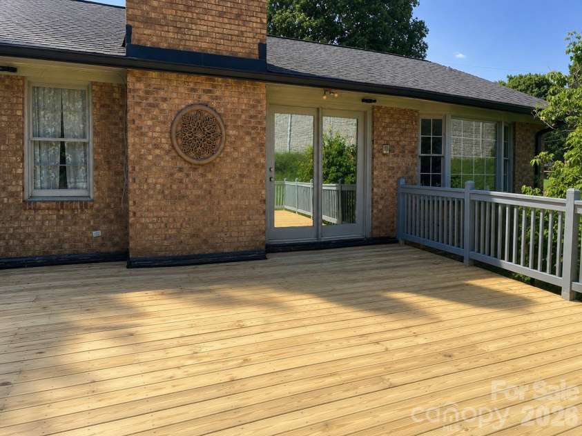 529 Carolina Avenue, Statesville, NC 28677.  MLS# CAR4432458, YatesRealty ID 55893. 
