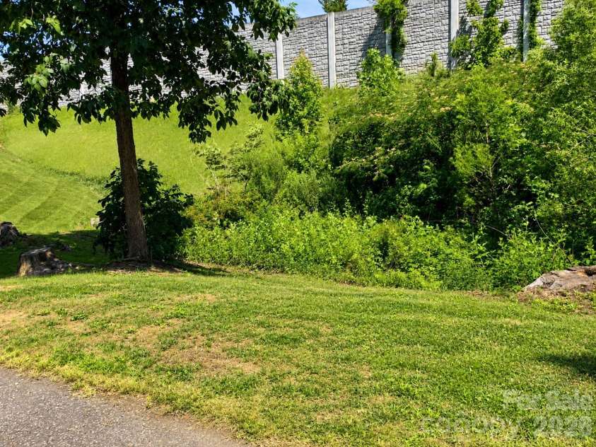 529 Carolina Avenue, Statesville, NC 28677.  MLS# CAR4432458, YatesRealty ID 55893. 