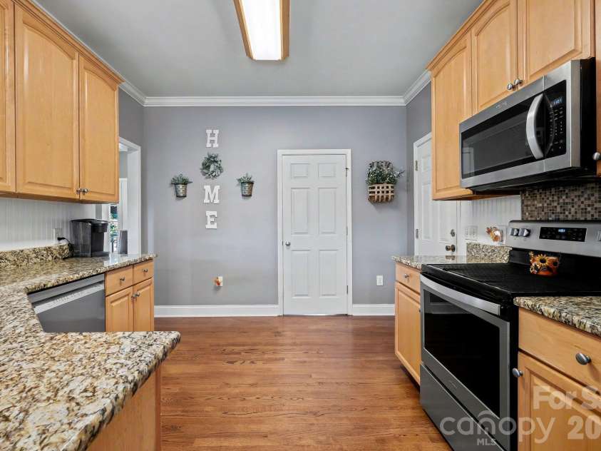 2795 Island Point Drive, Concord, NC 28027.  MLS# CAR4433139, YatesRealty ID 55894. 