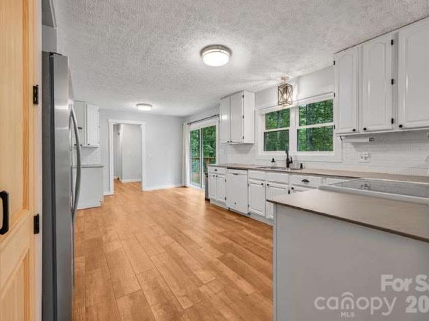 94 West Ridge Road, Mars Hill, NC 28754.  MLS# CAR4433127, YatesRealty ID 55895. 