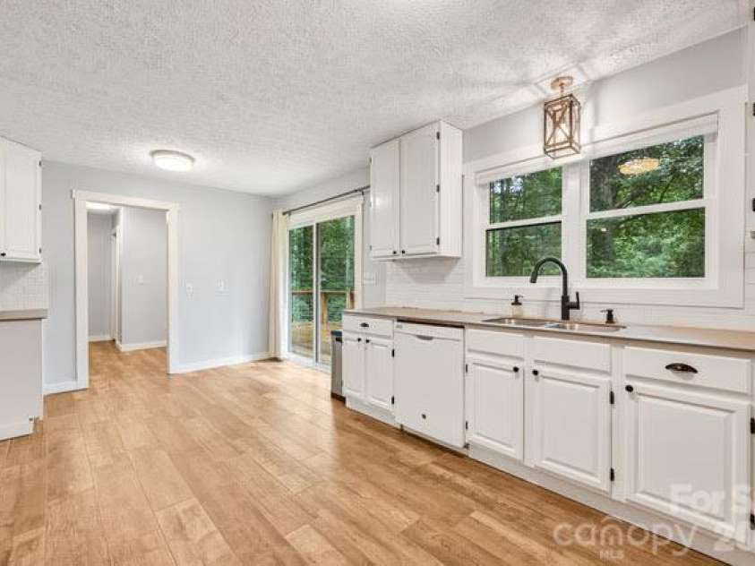 94 West Ridge Road, Mars Hill, NC 28754.  MLS# CAR4433127, YatesRealty ID 55895. 
