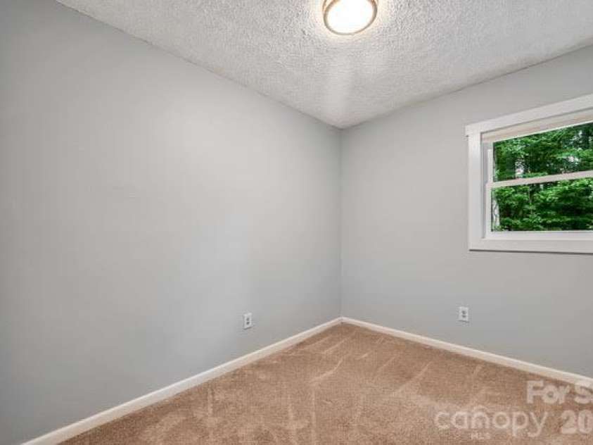 94 West Ridge Road, Mars Hill, NC 28754.  MLS# CAR4433127, YatesRealty ID 55895. 